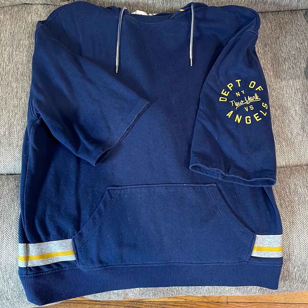 VS 3/4 sleeve sweater